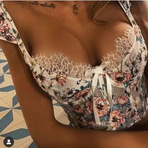 Victoria’s Secret popular “tik tok” bra top